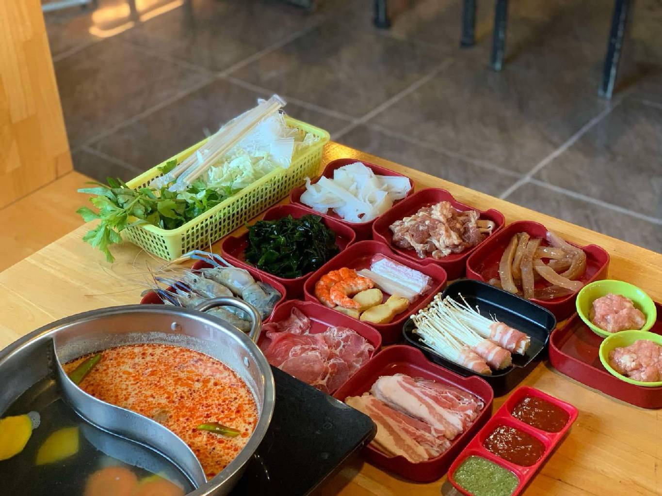 ภาพบรรยากาศเพื่อนกันชาบู 30 ภาพบรรยากาศเพื่อนกันชาบู 30